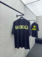 T-shirt avec ruban de masquage