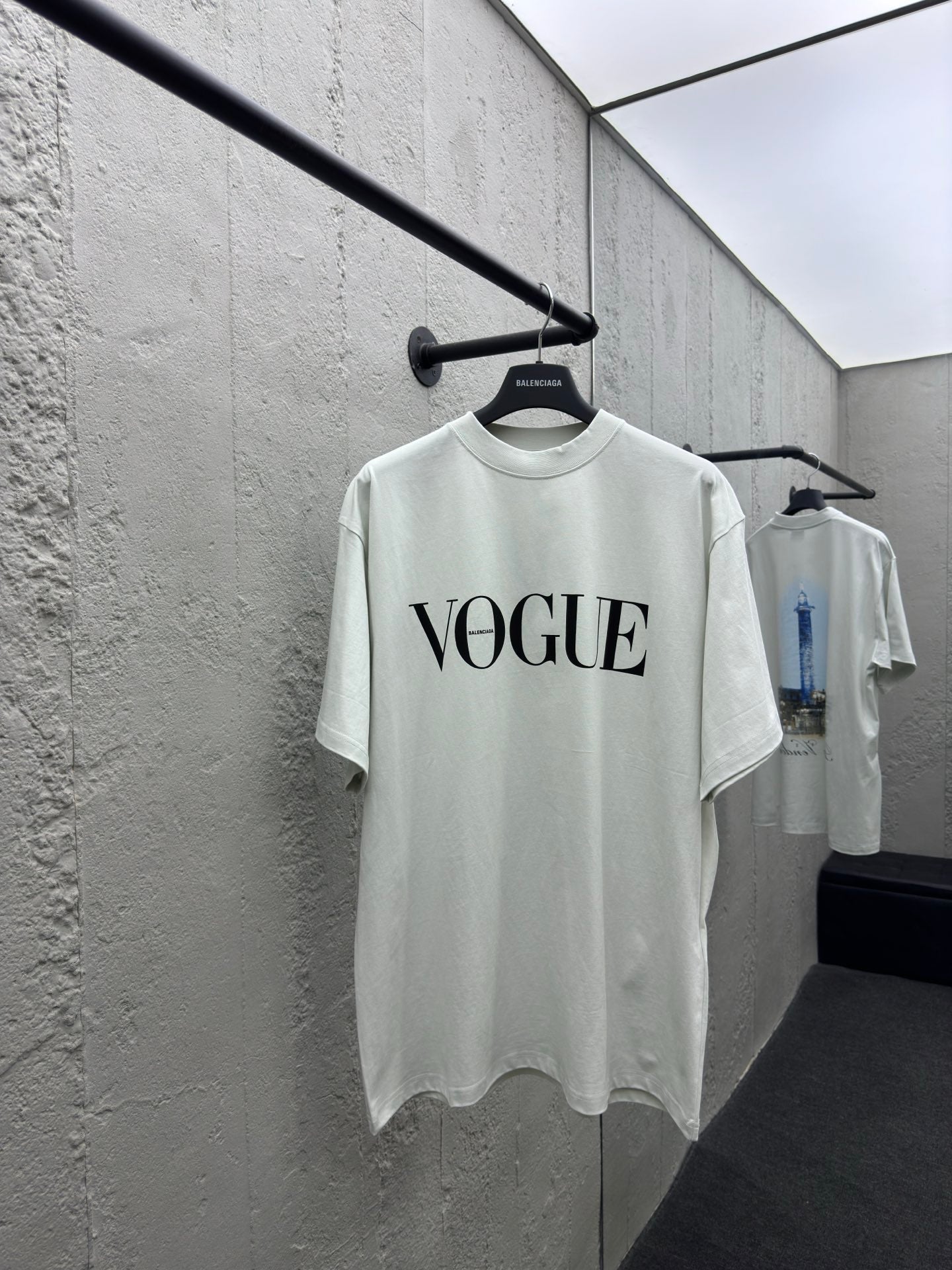 Manches courtes à imprimé phare Vogue