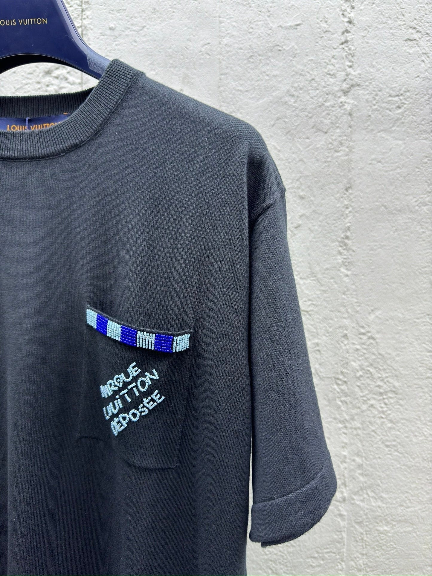 poche poitrine brodée de perles manches courtes