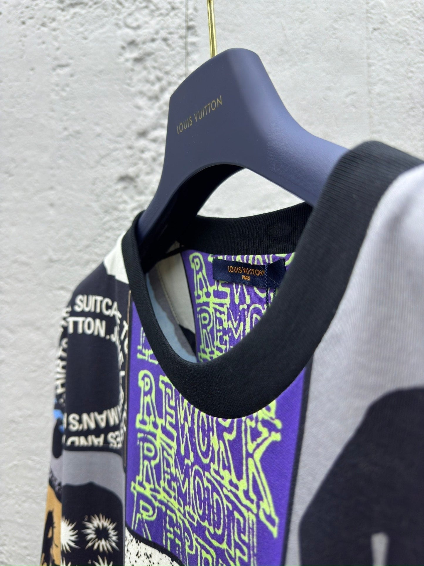 kariertes Logo, mehrere Muster, kurze Ärmel