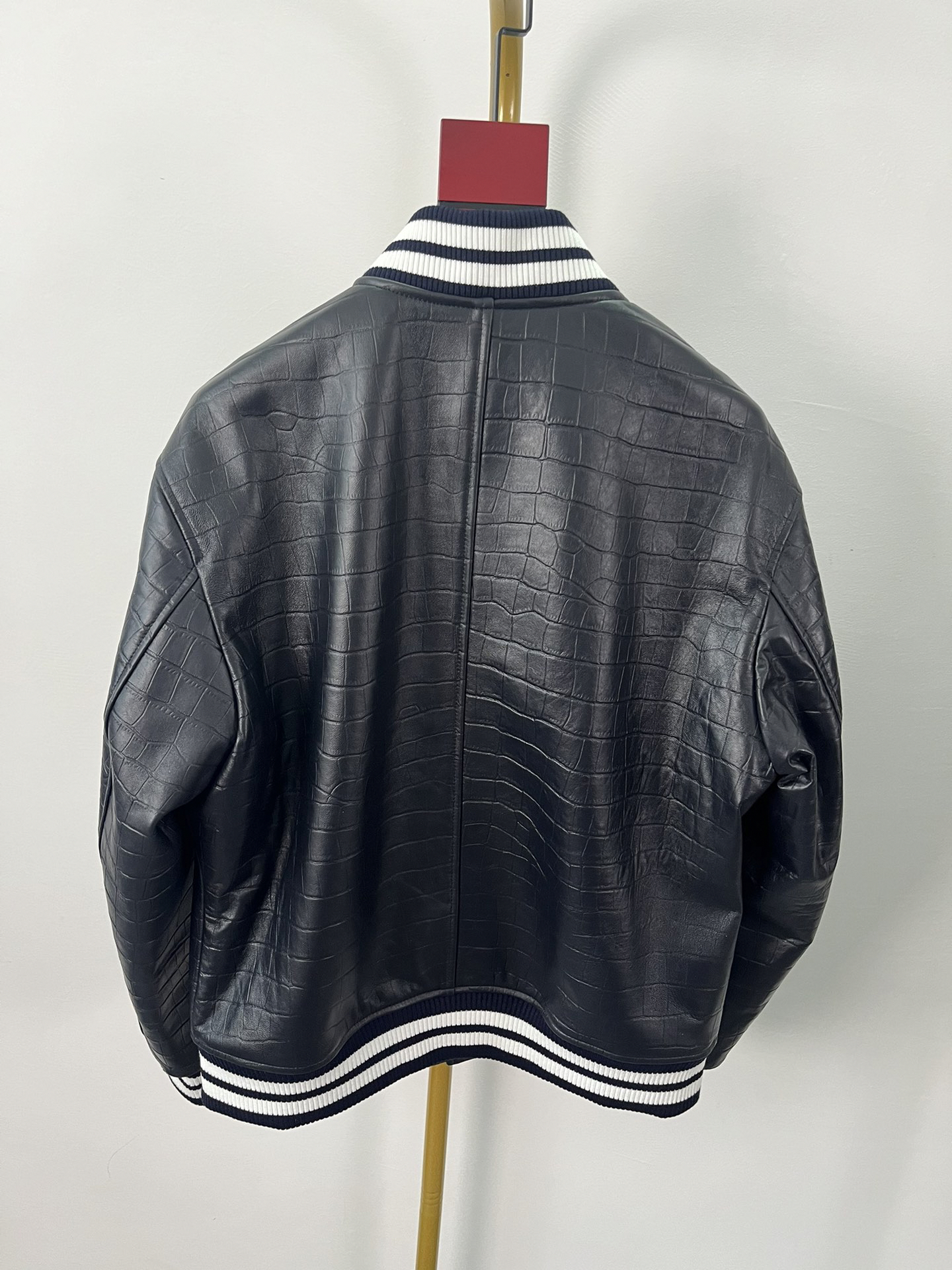 Lederjacke mit Krokodil-Print