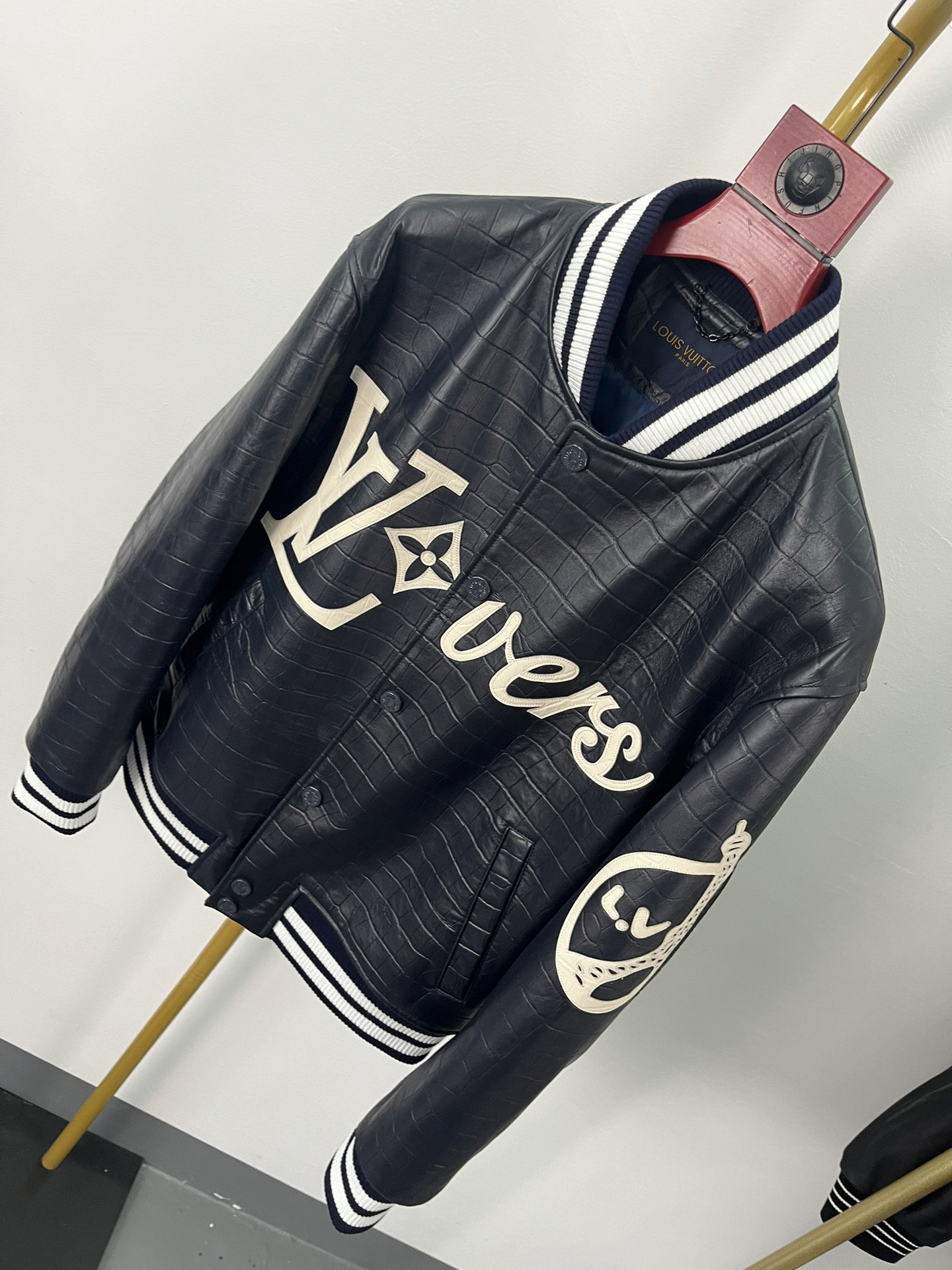 Lederjacke mit Krokodil-Print