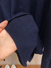 Pullover mit Rundhalsausschnitt und kleinem Logo-Stickerei 