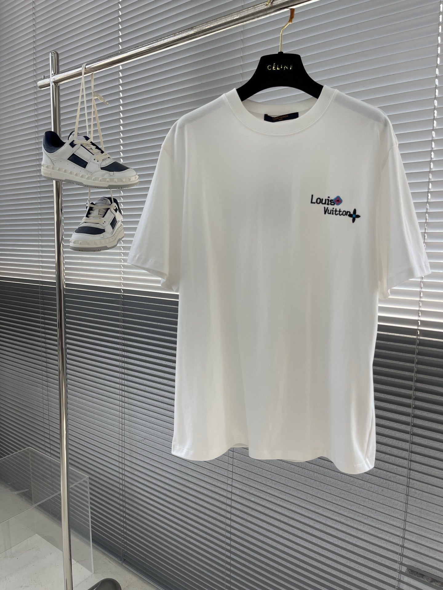 Hemd mit Logo auf der Brust