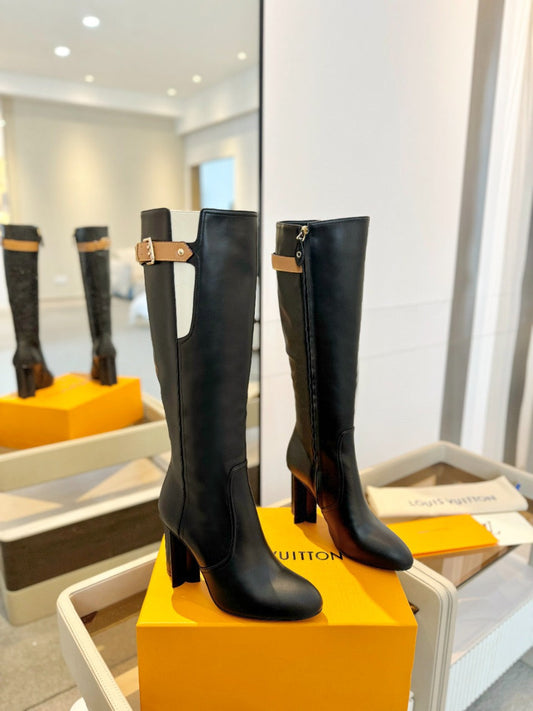 Schlichte Stiefel mit quadratischem Absatz und hohem Absatz