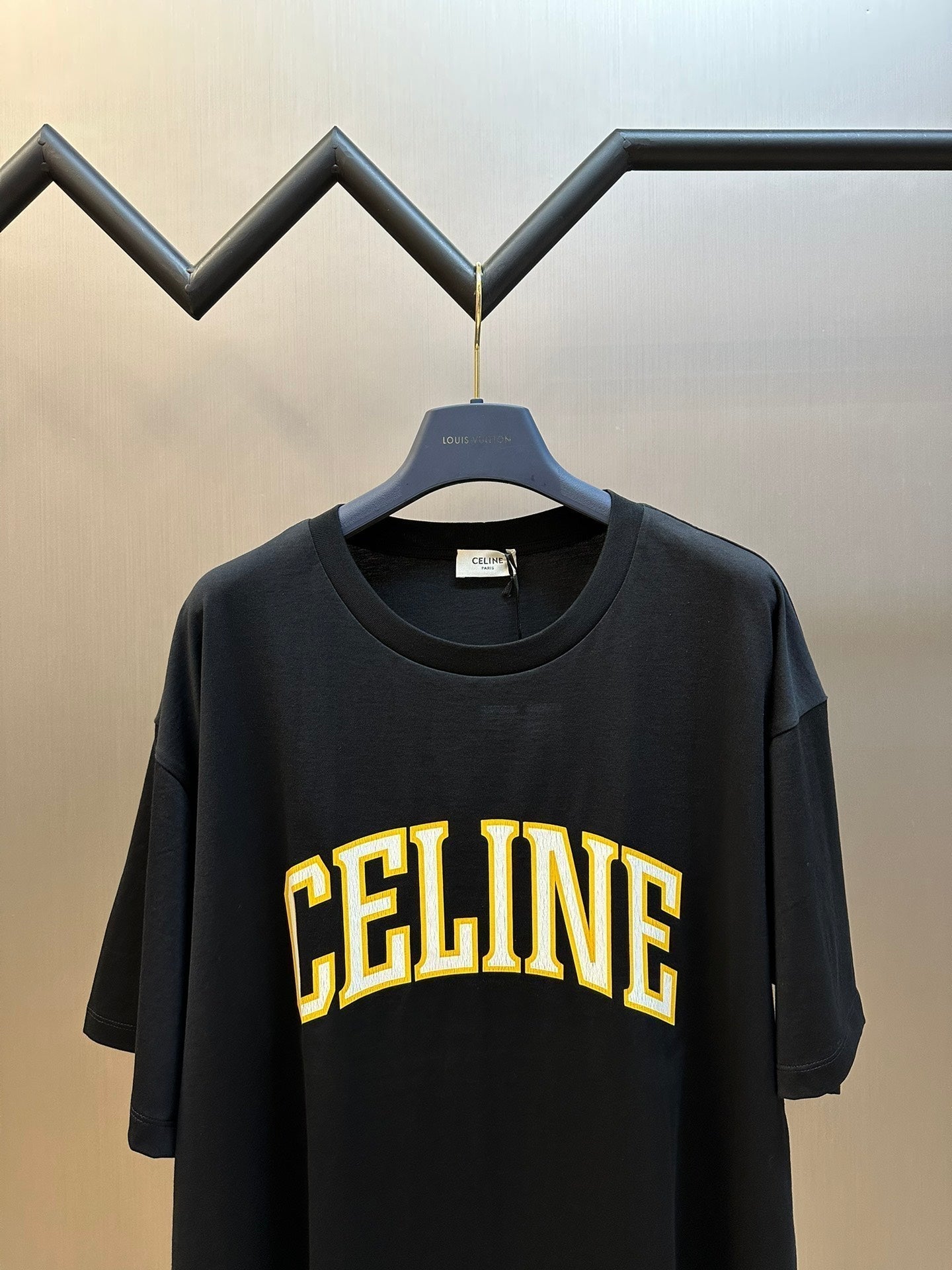 imprimé lettre craquelée manches courtes