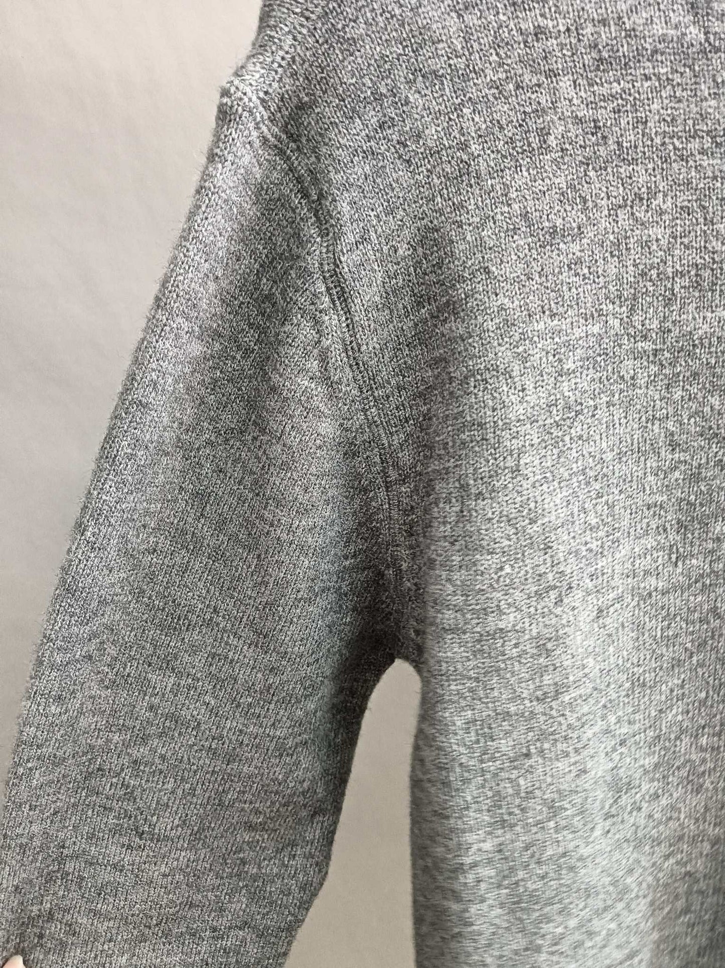 Pull ras du cou à col en V