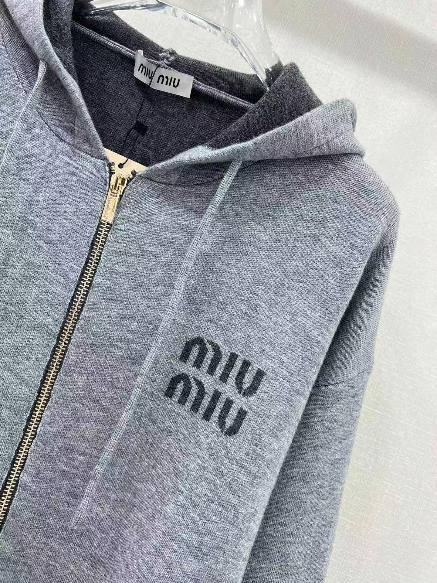 Cardigan en cachemire à double zip en maille jacquard