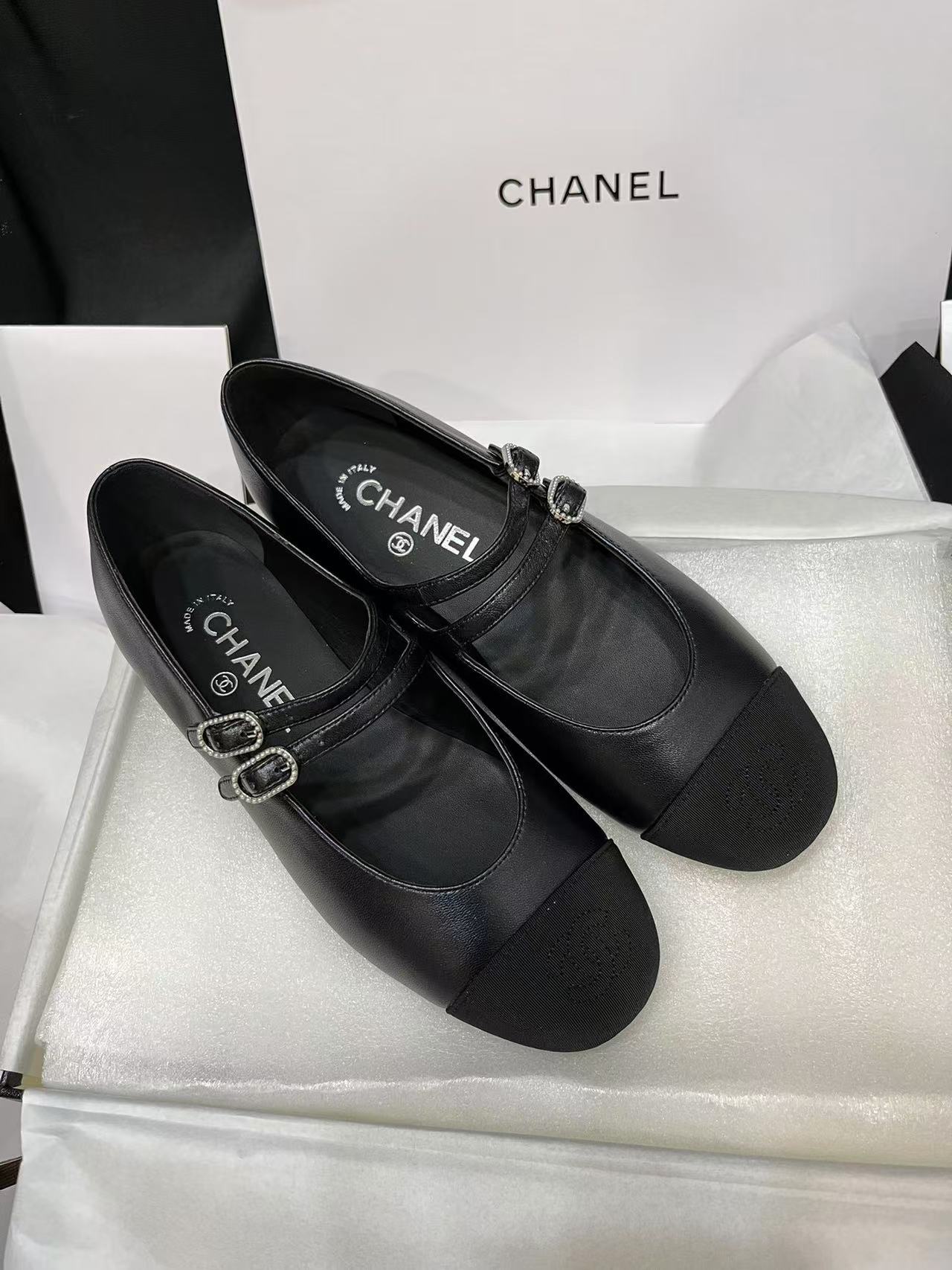 Chaussures Mary Jane à double boutonnage