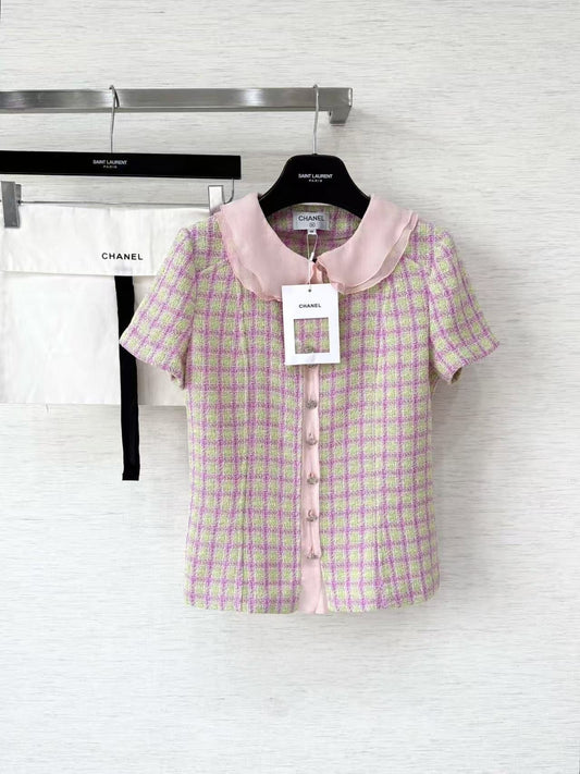 Short-sleeved tweed top with a baby doll collar