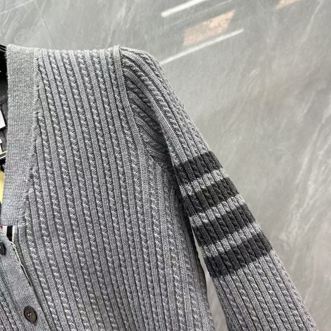 Jacquard-Kapuzenpullover aus Mohair mit Buchstaben „Love“