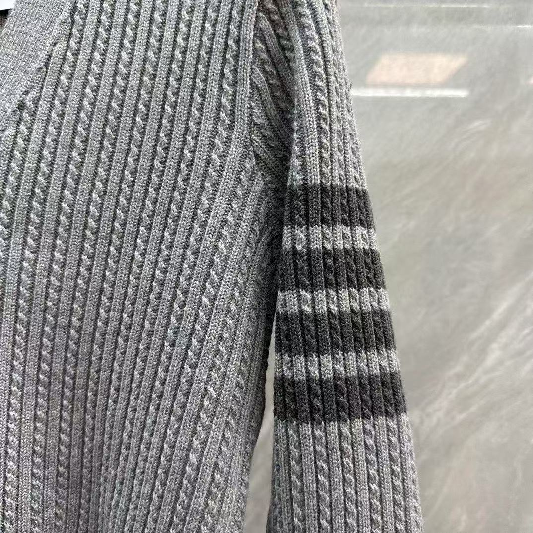 Jacquard-Kapuzenpullover aus Mohair mit Buchstaben „Love“