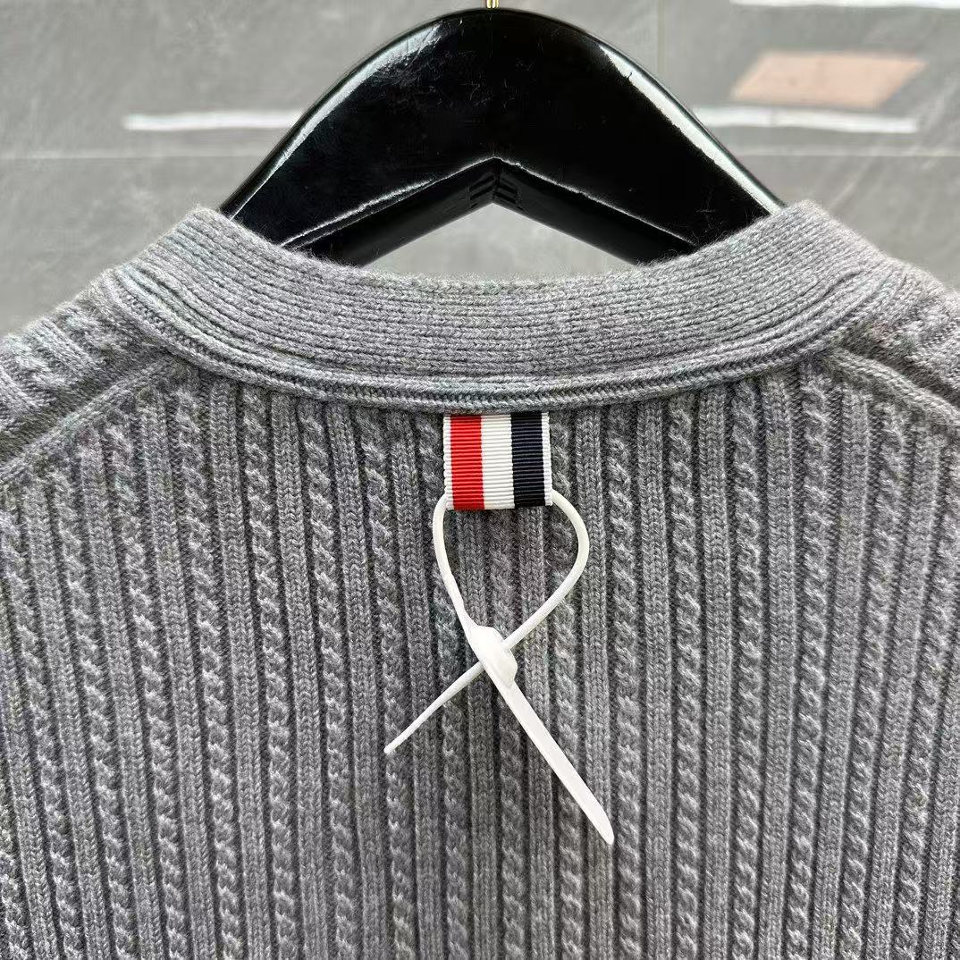 Jacquard-Kapuzenpullover aus Mohair mit Buchstaben „Love“