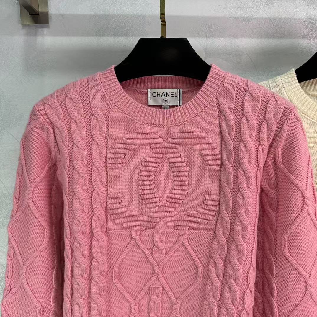 Gestrickter Rundhalspullover