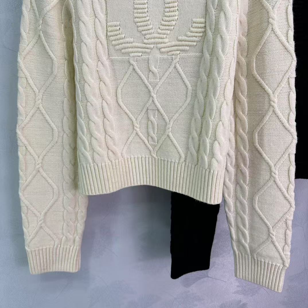 Gestrickter Rundhalspullover