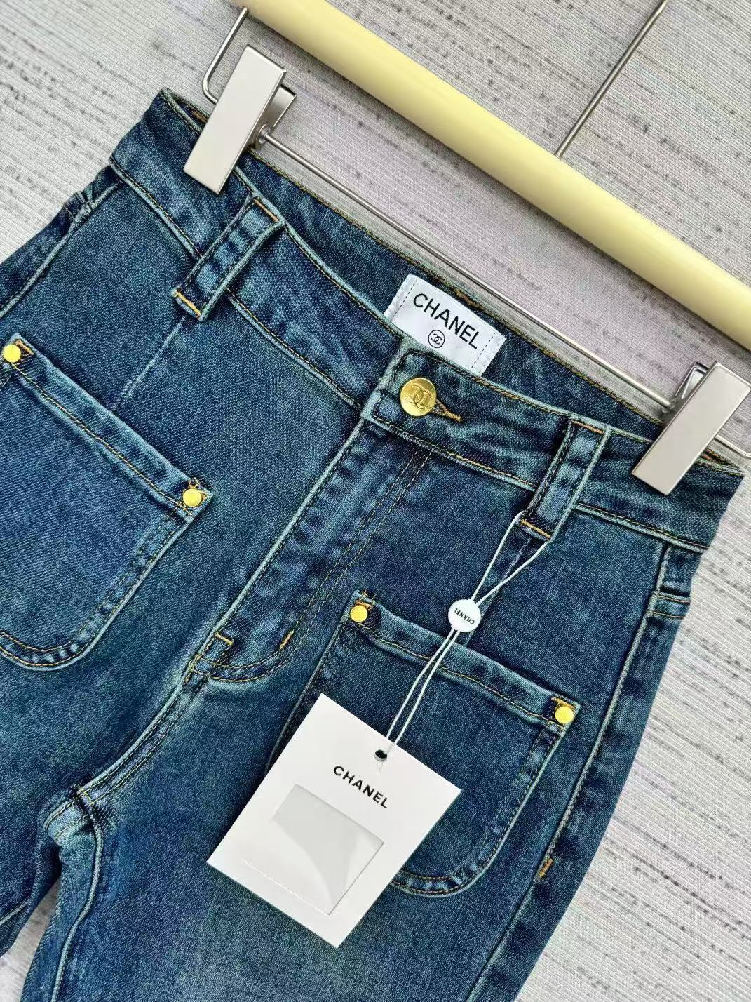 dehnbare Neun-Punkt-Hose