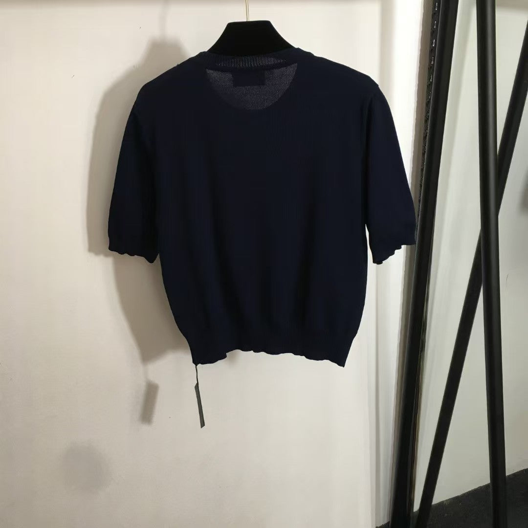 Kurzärmliges Strick-T-Shirt mit Schriftzug 