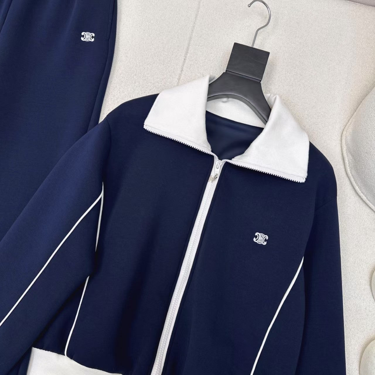 Ensemble de broderie en fil contrasté