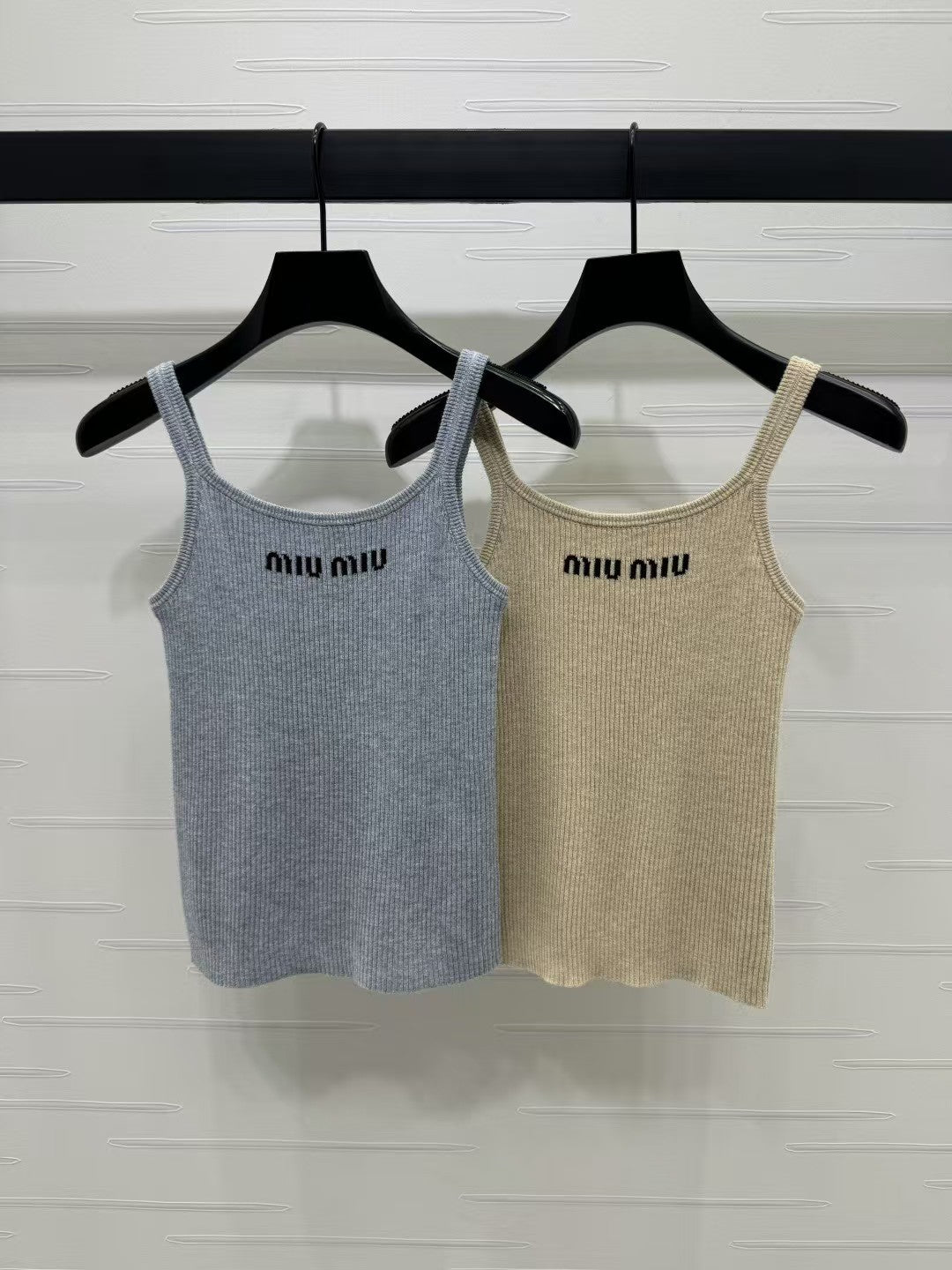 gilet en tricot camisole