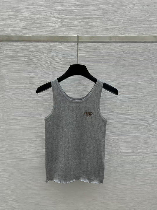 gilet tricoté avec logo brodé