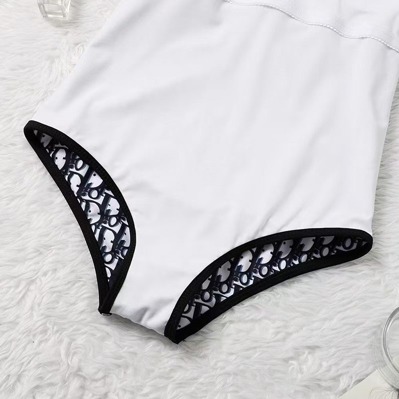 Neckholder-Badeanzug