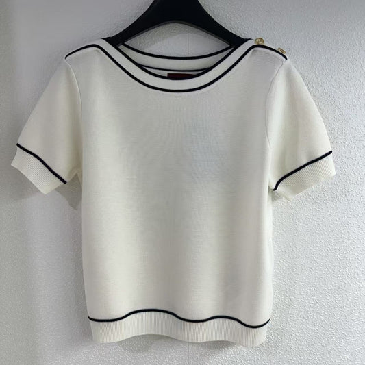 Pull boutonné à rayures contrastées 