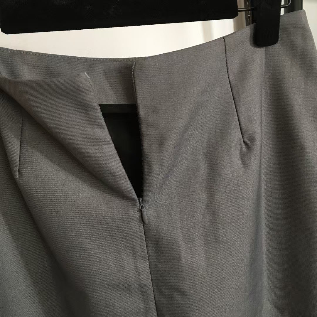 Anzugrock mit gestreiftem Band und Spitze