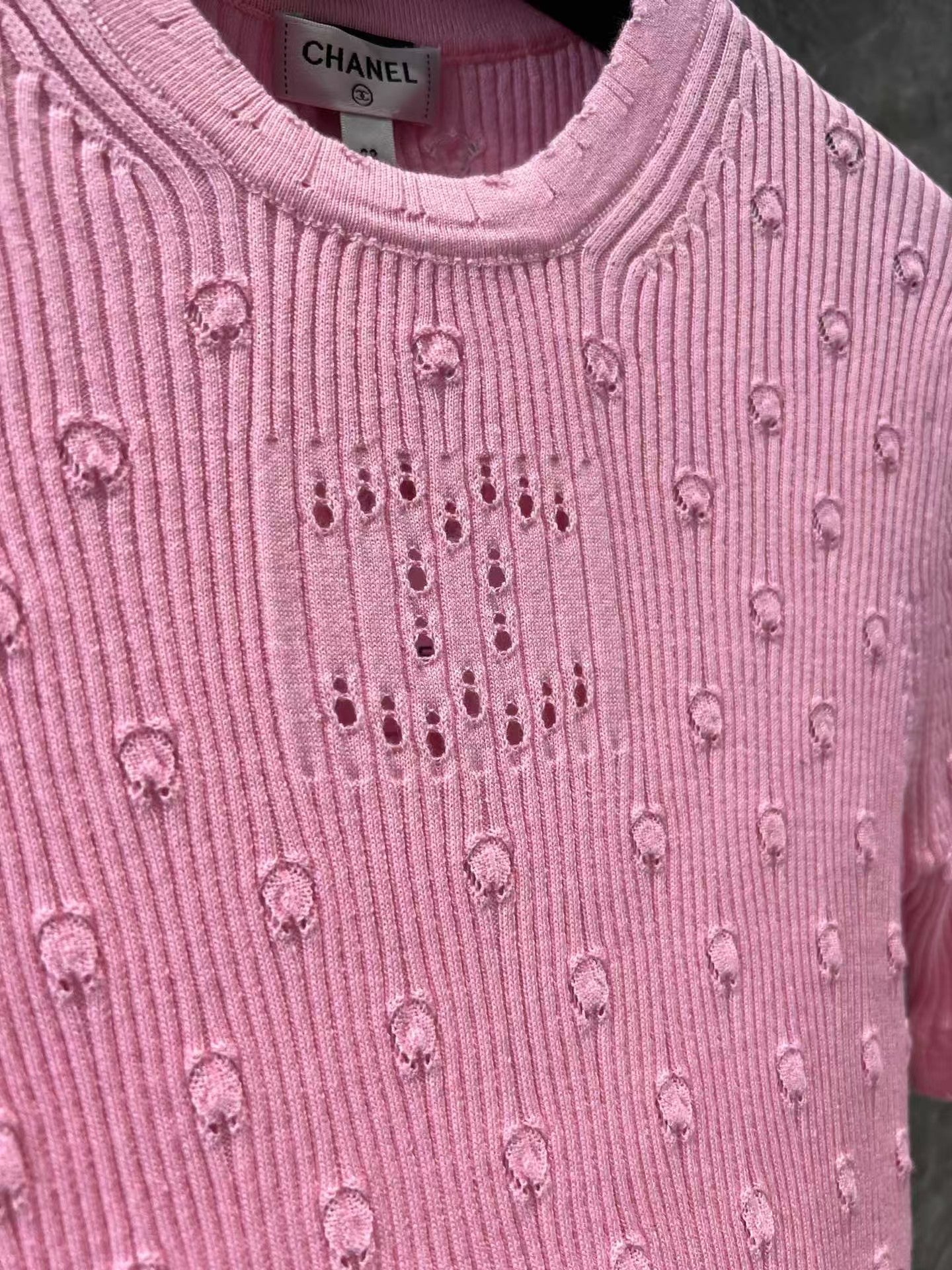 Manches courtes tricotées au crochet à pois 3D