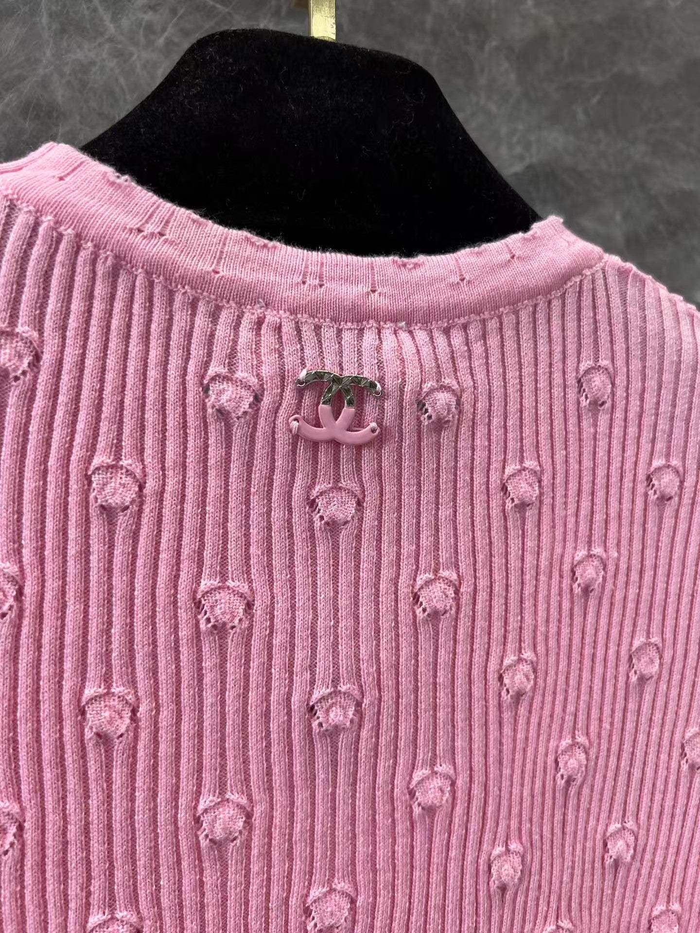 Manches courtes tricotées au crochet à pois 3D