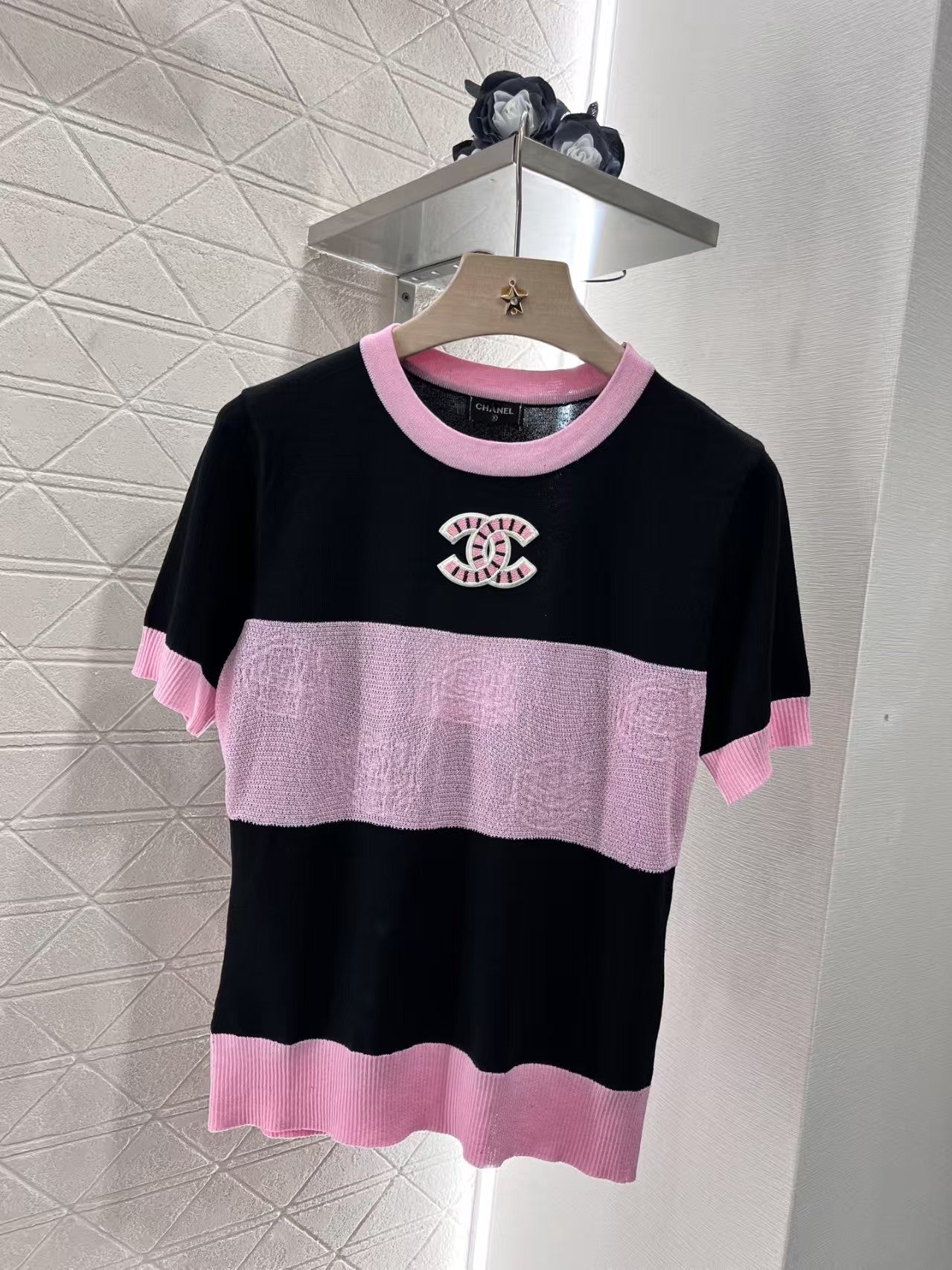 Manches courtes à rayures contrastées