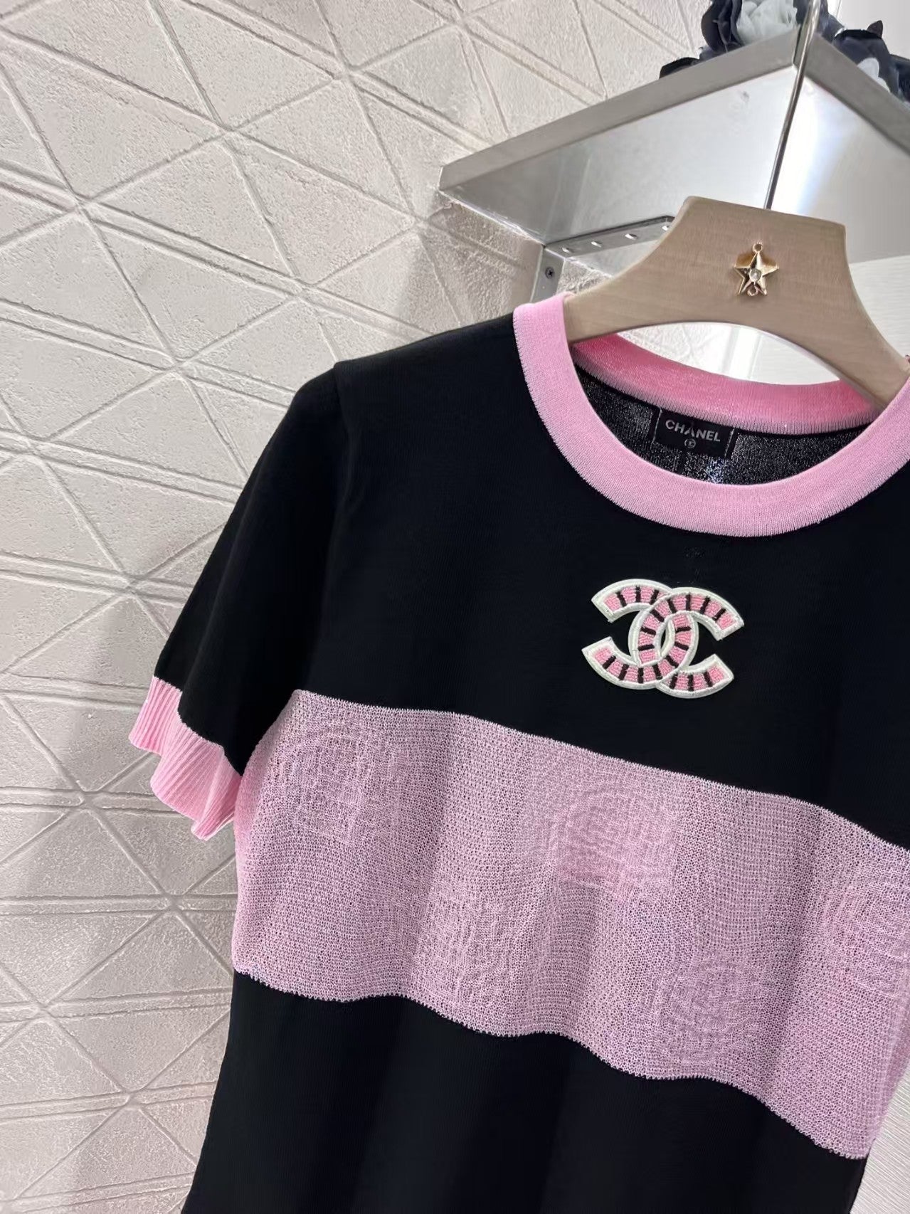 Manches courtes à rayures contrastées