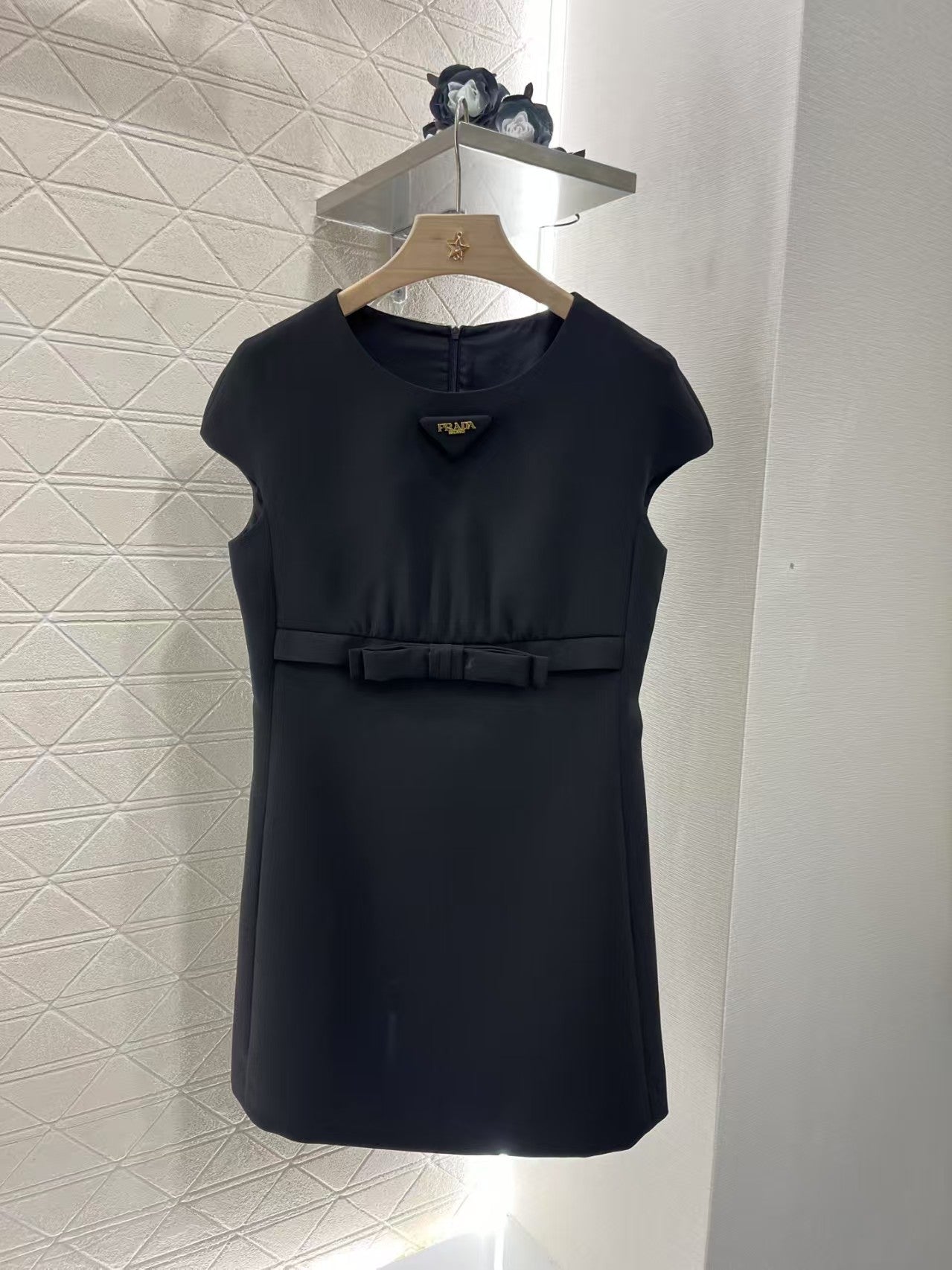 Robe à manches courtes avec nœud