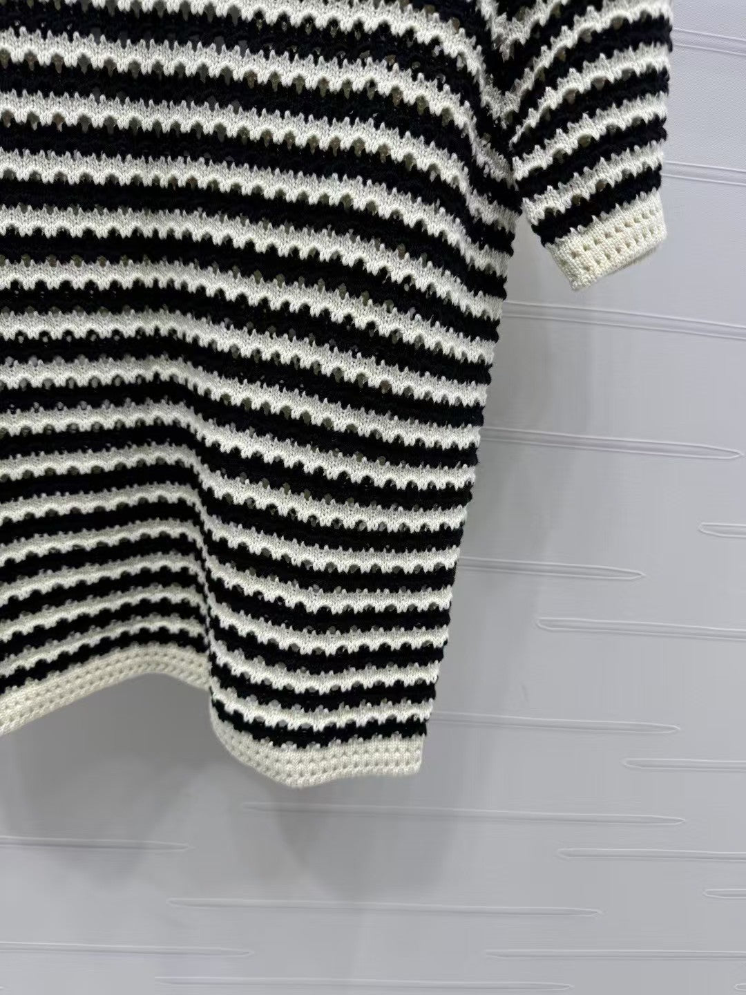 Gestreifte Strick-Kurzärmel