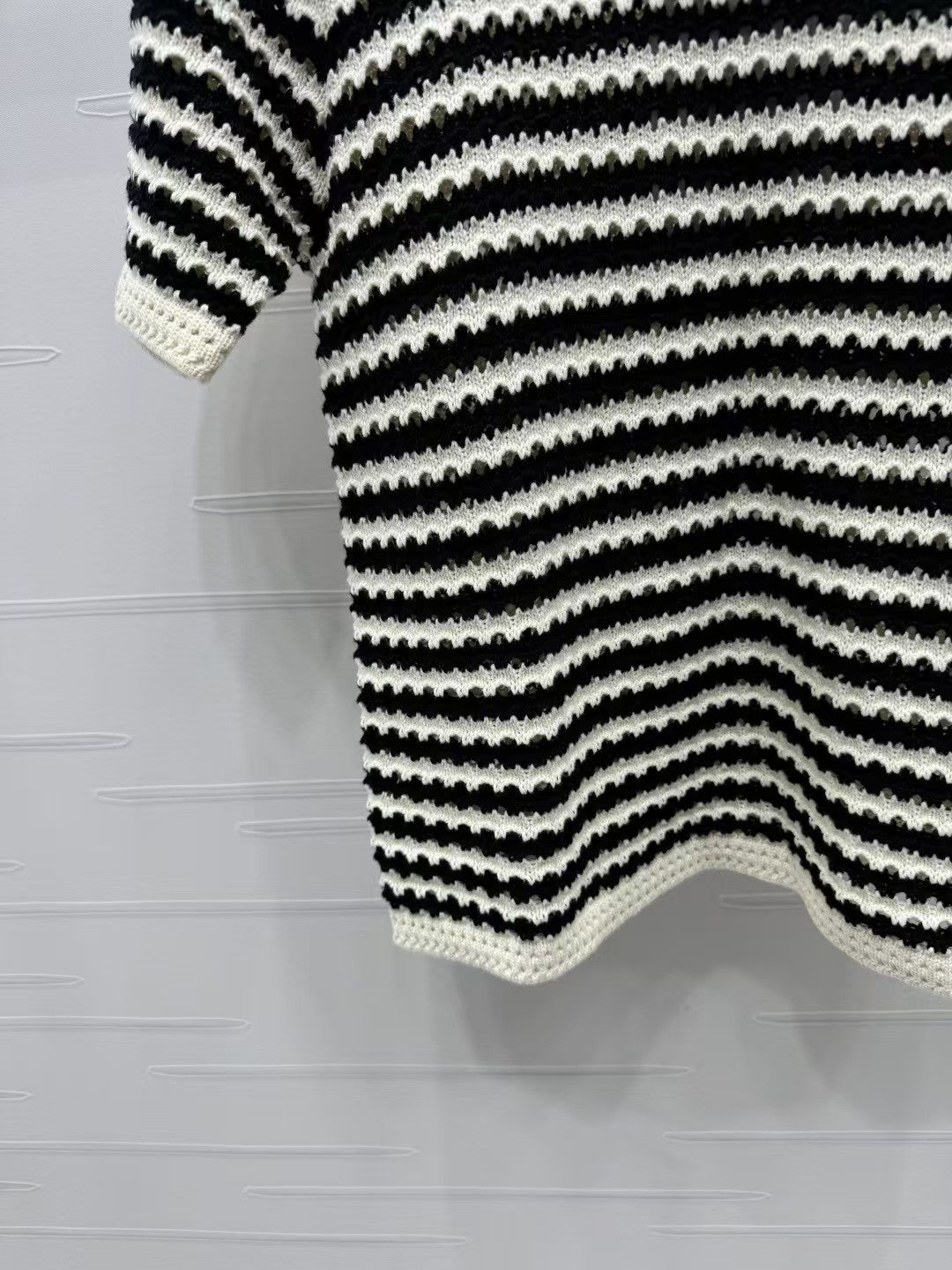 Gestreifte Strick-Kurzärmel