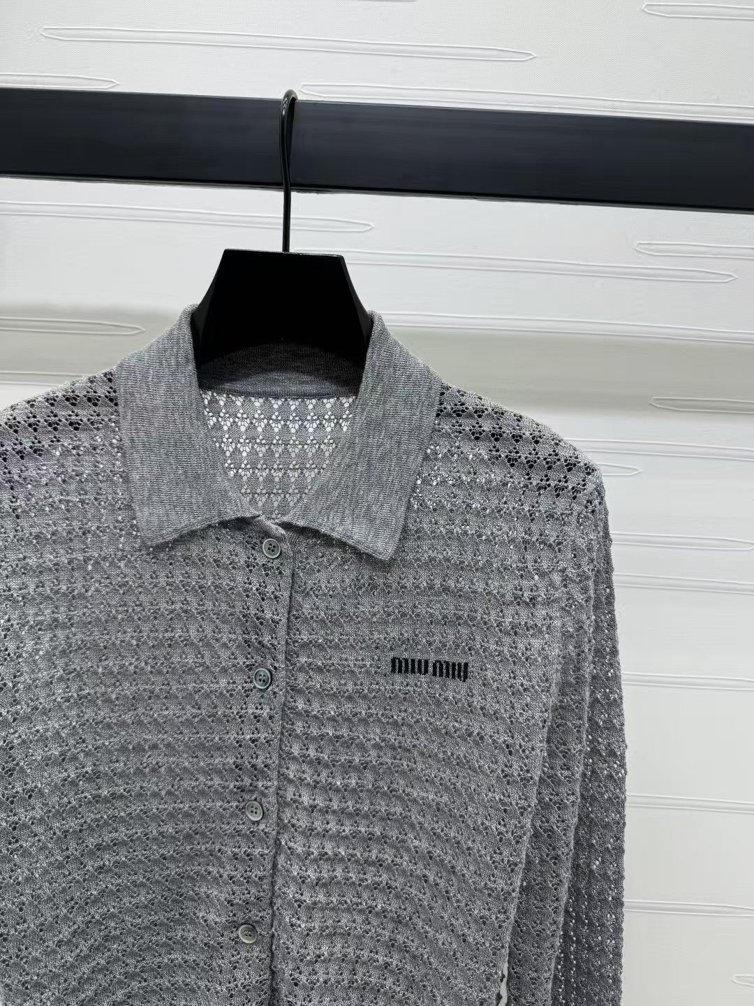 Hohles Polo-Strick-Langarmshirt