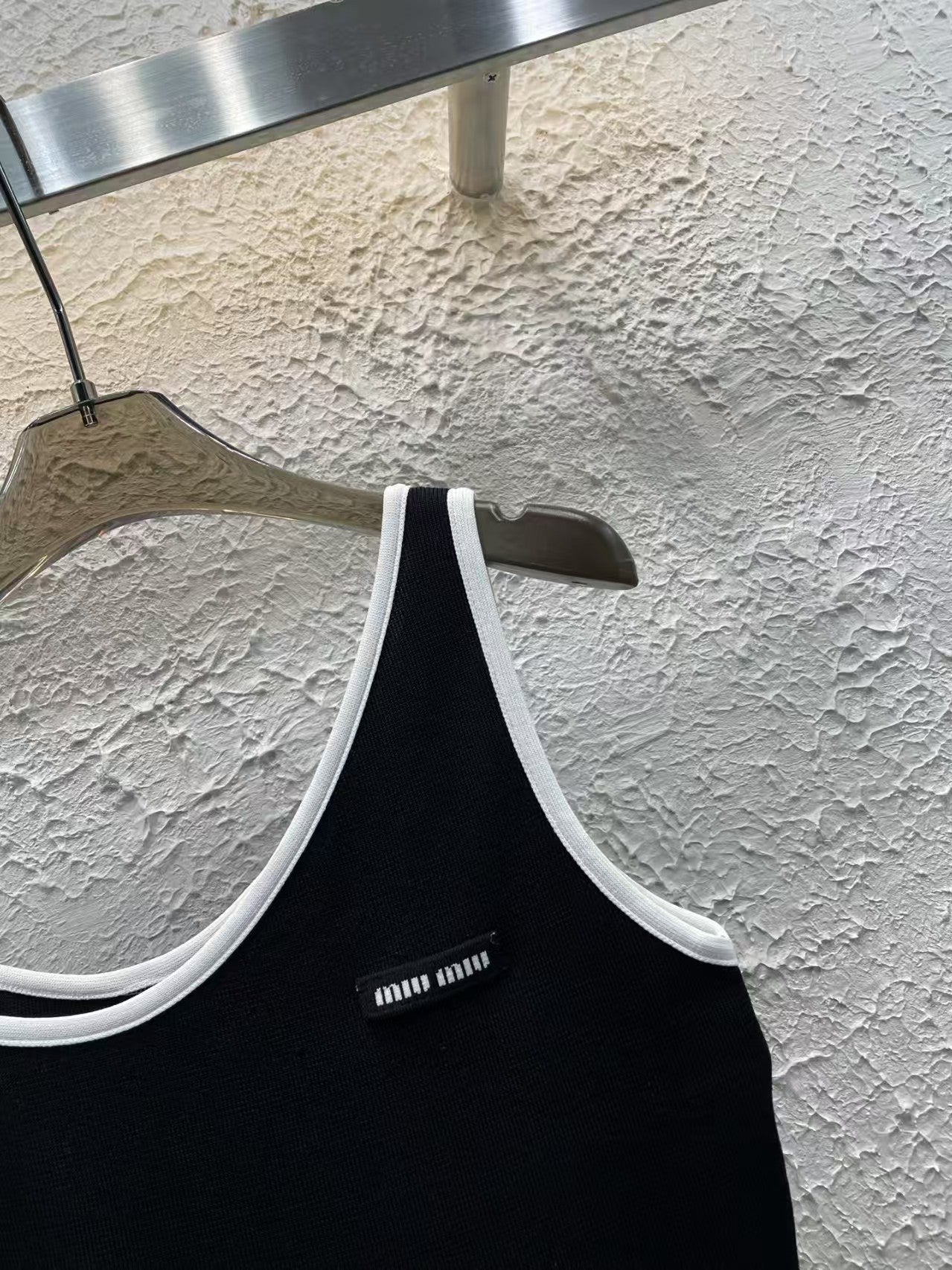 25 nouvelles bretelles tricotées à épaules obliques de printemps