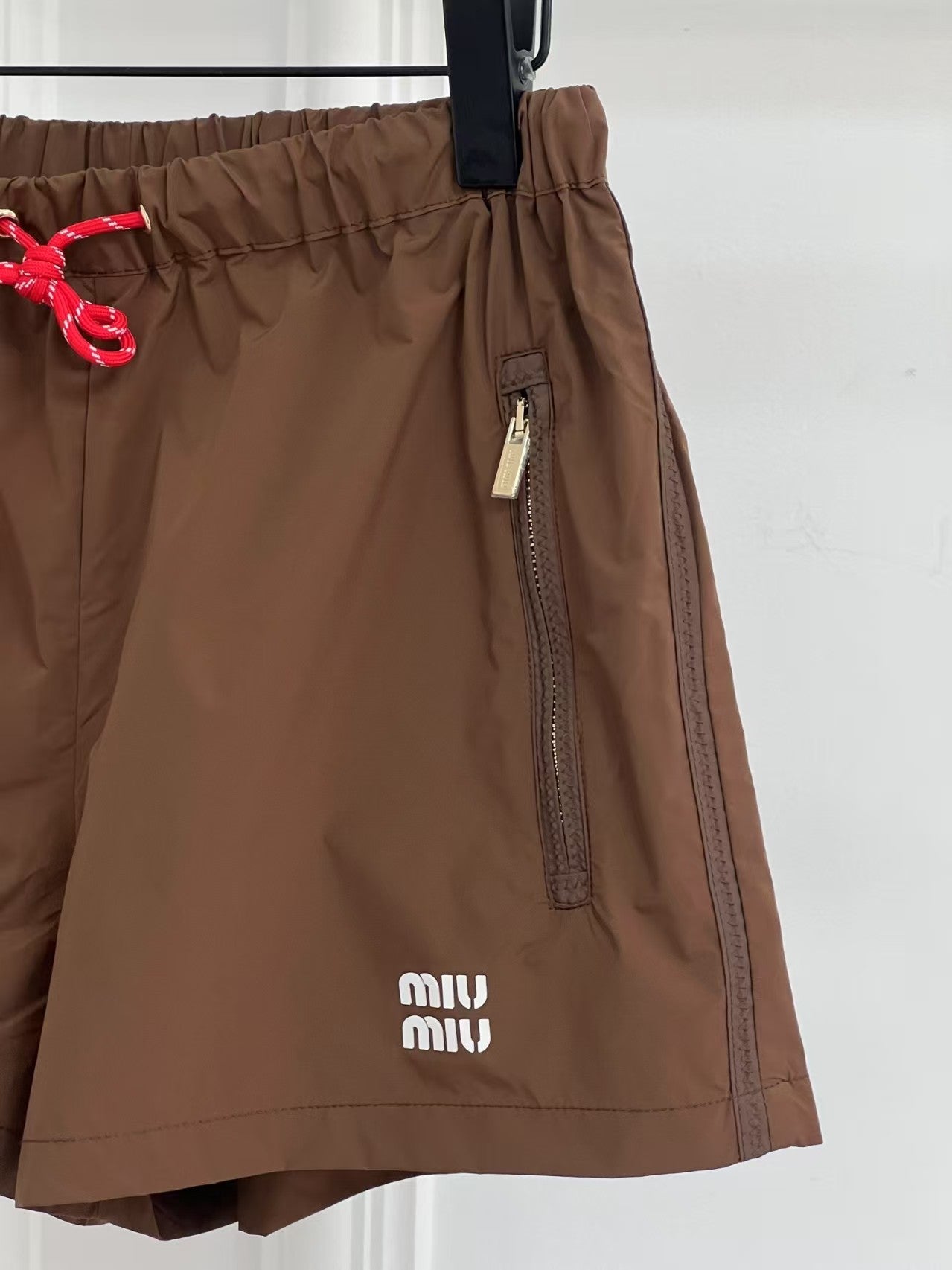 25 nouveaux shorts en nylon à taille élastique pour le début du printemps