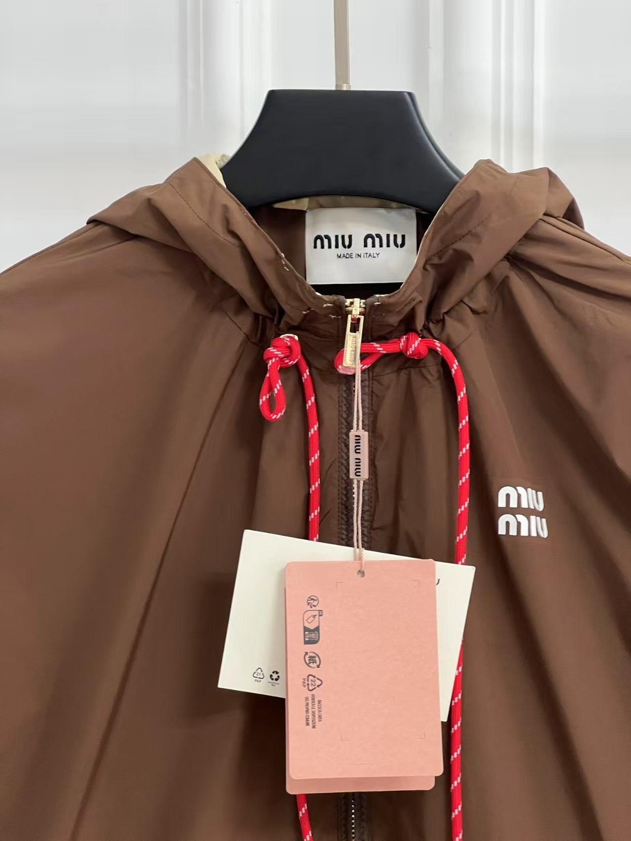 Coupe-vent à capuche New Letter de début de printemps 25