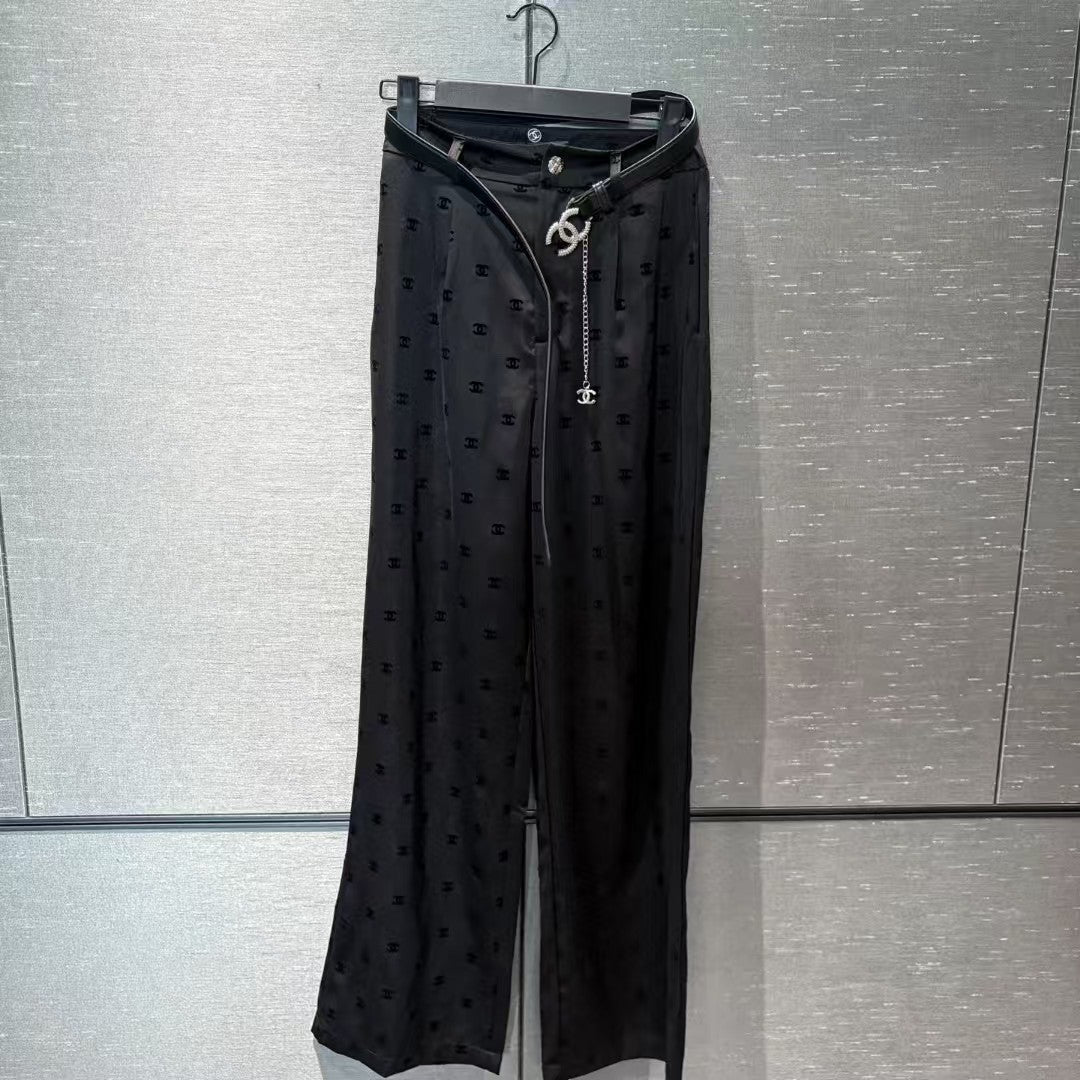 Trainingshose mit geradem Bein und beflocktem Logo