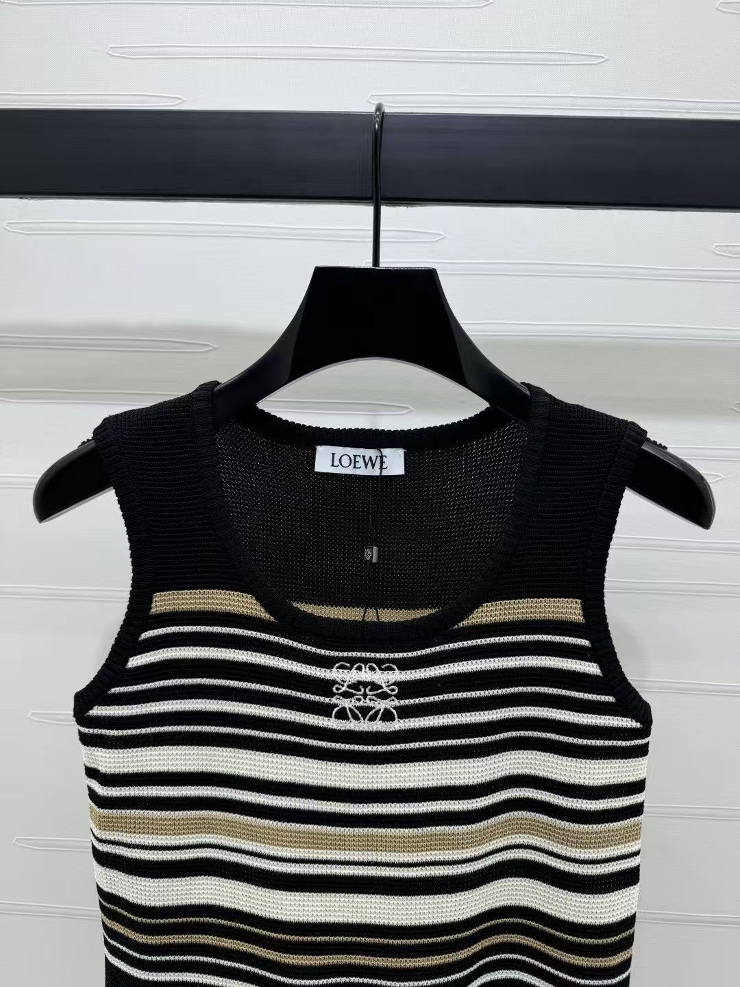 Gilet tricoté rayé à col en U printemps/été 25