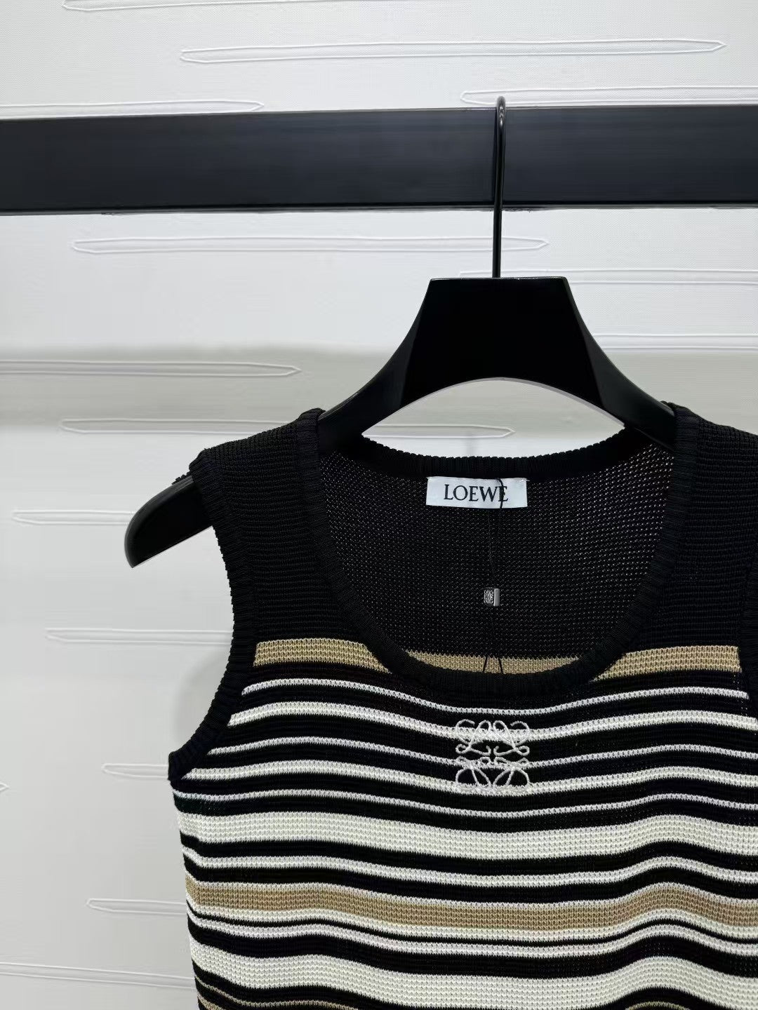 Gilet tricoté rayé à col en U printemps/été 25