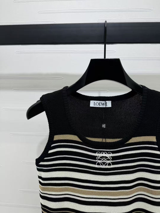 25 Spring/Summer U-neck striped knitted vest