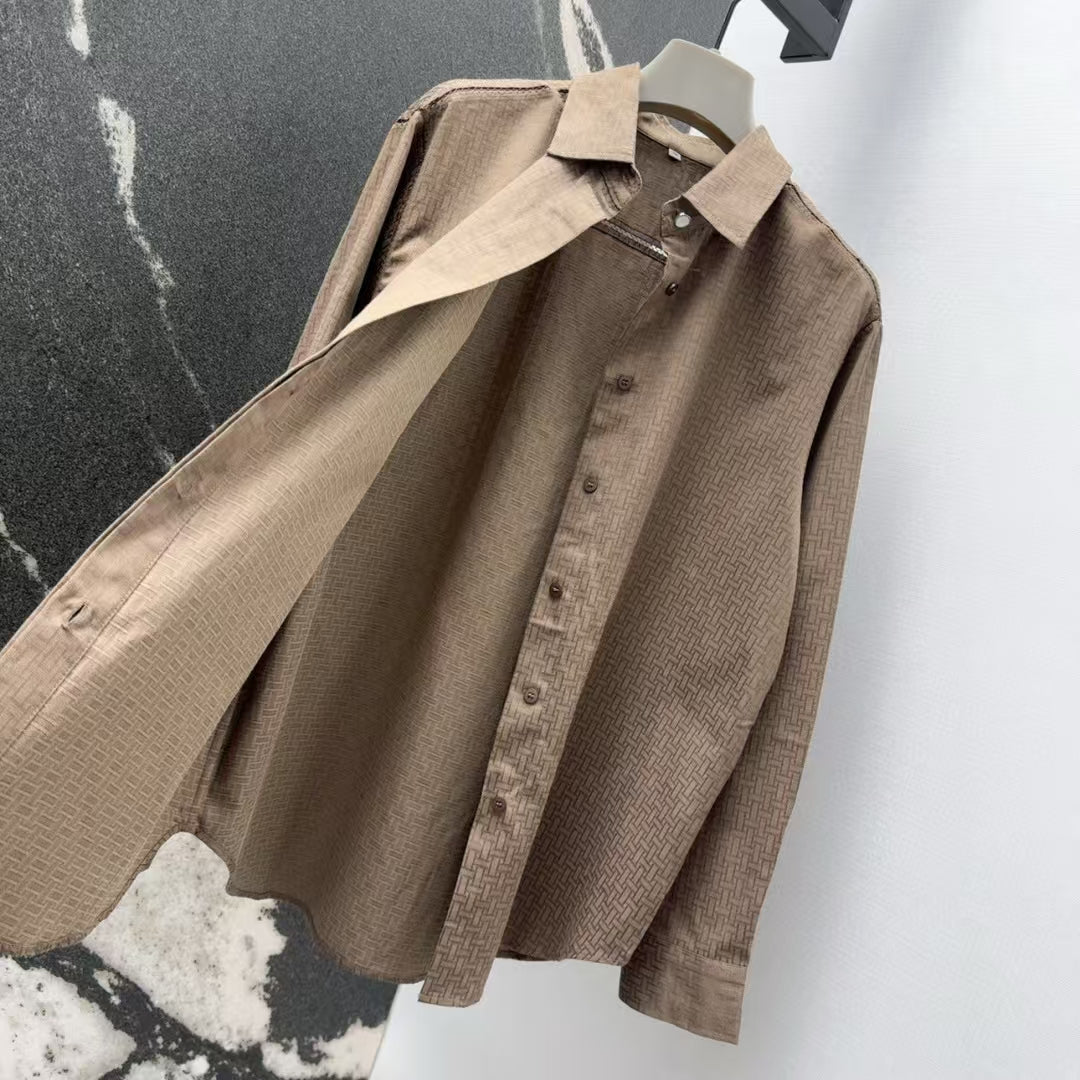 Nouvelle chemise à revers en jacquard à motif foncé au début du printemps