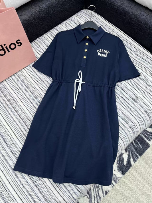 Robe classique à cordon contrasté