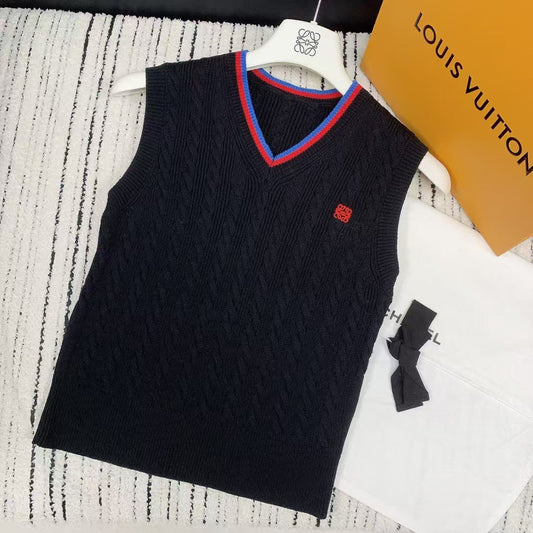 Spring and summer new v-neck embroidered knitted vest