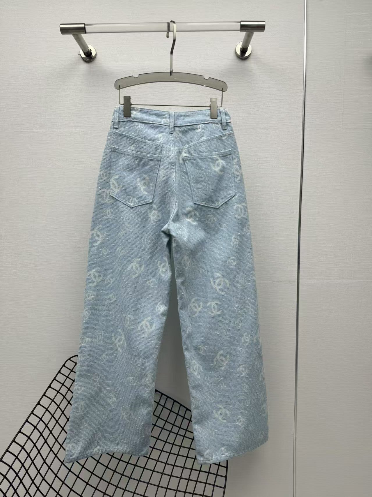 Jean droit 25ss à imprimé jacquard sur toute la surface