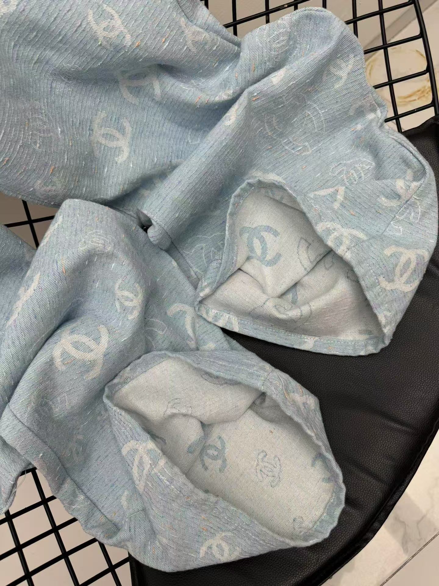 Jean droit 25ss à imprimé jacquard sur toute la surface