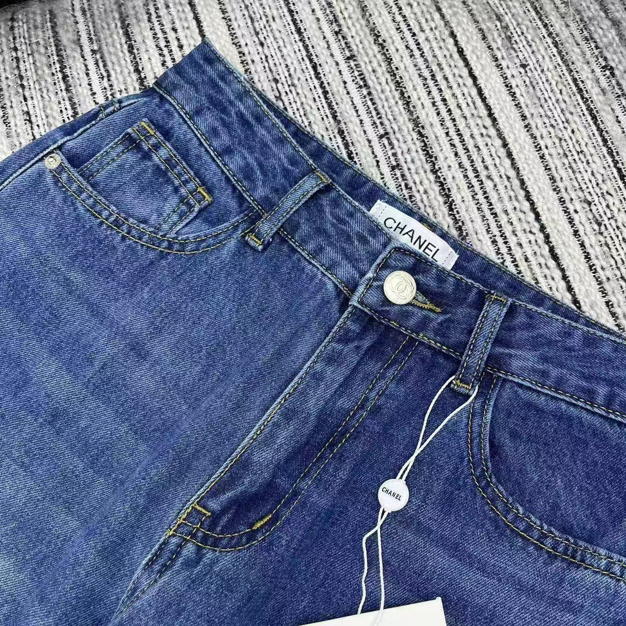 Pantalon droit en denim à paillettes avec logo imprimé Early Spring