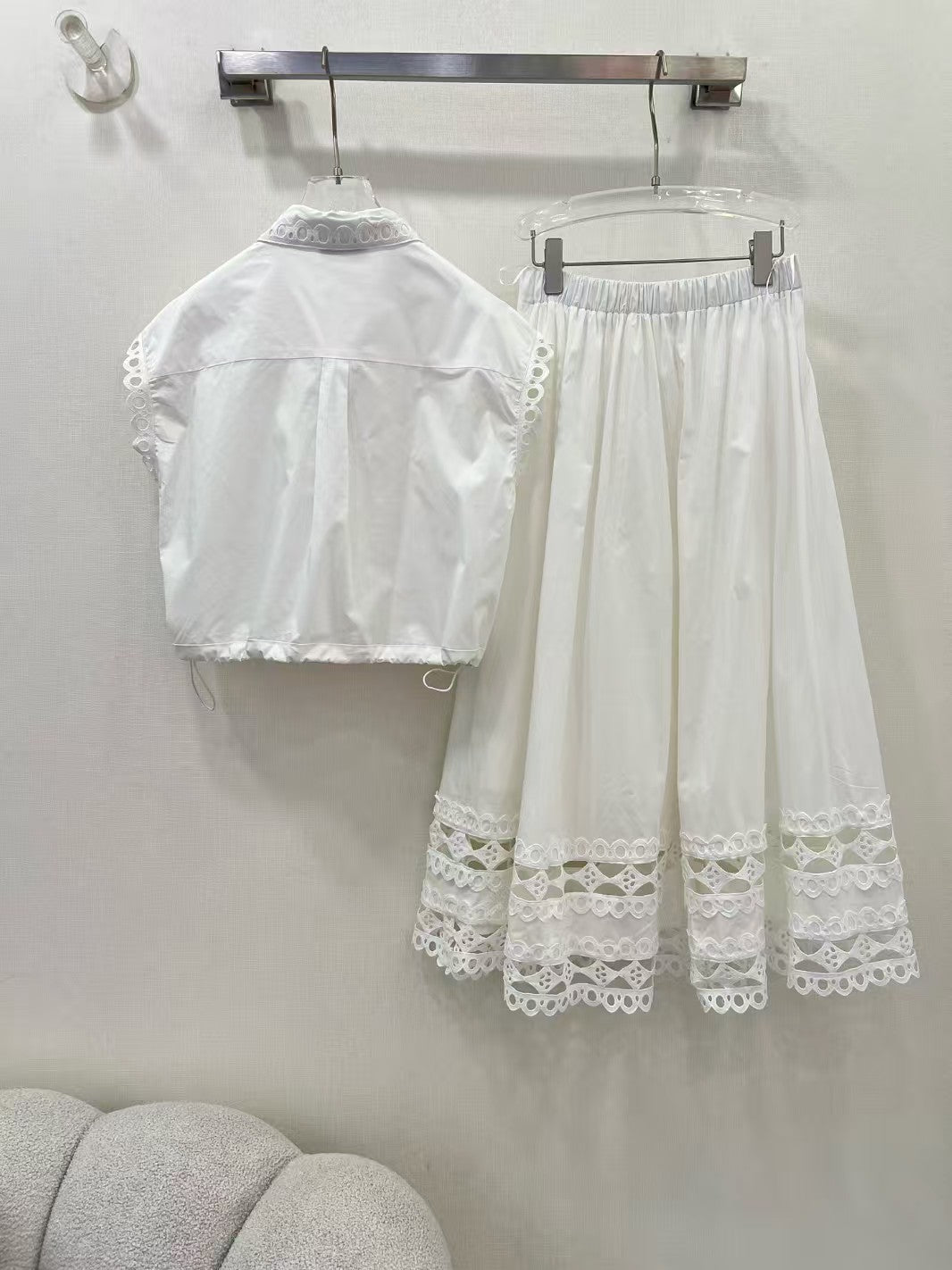 25 costumes creux à fleurs hydrosolubles à revers du début du printemps