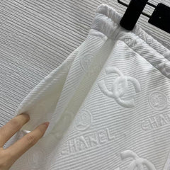 25 Fashion casual suit with double  logo embossing
